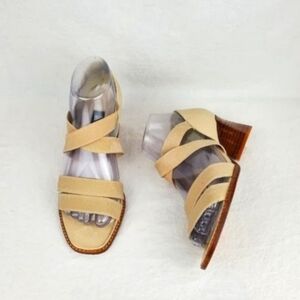 Stuart Weitzman cream strapy heel sandals leather sole size 7.5
